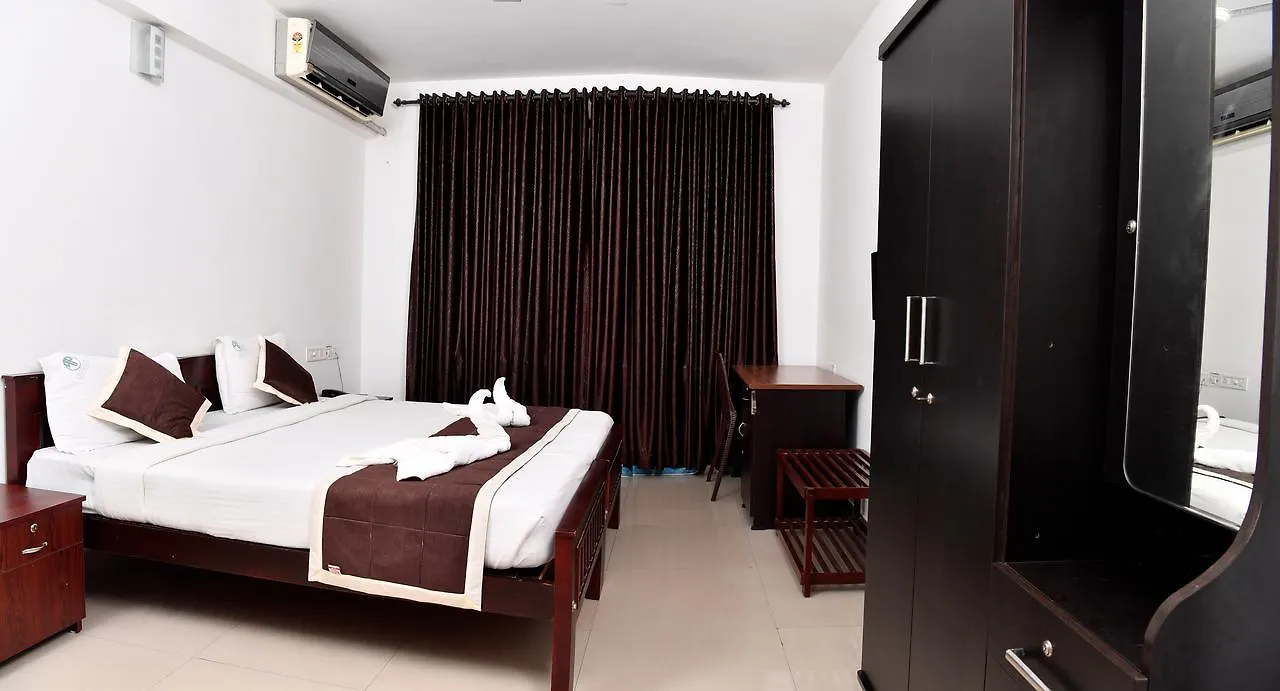 Oyo 7703 Puthens Calenta Inn Kochi 酒店