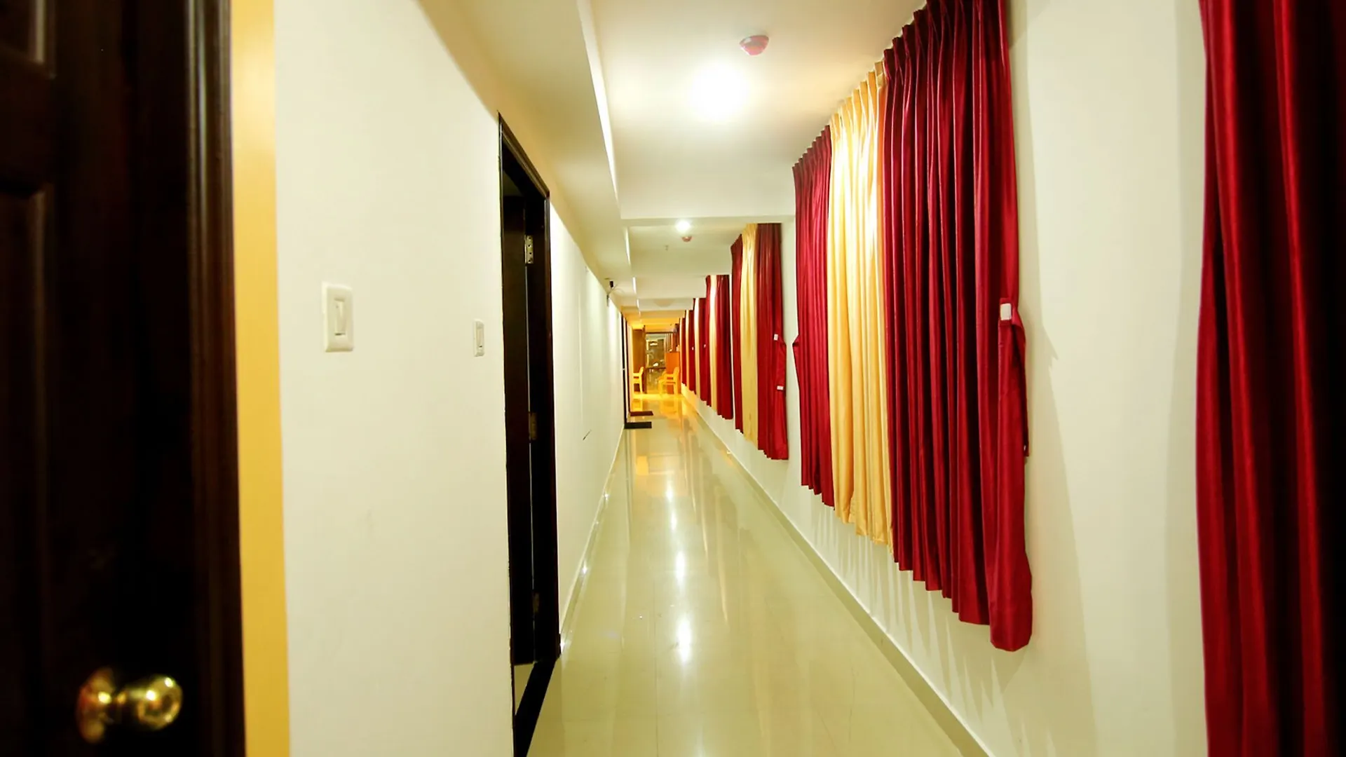 Oyo 7703 Puthens Calenta Inn Kochi 酒店