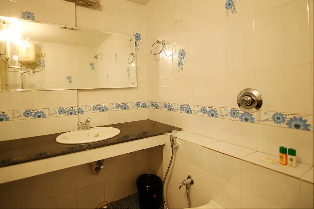 Ξενοδοχείο Oyo 7703 Puthens Calenta Inn Kochi