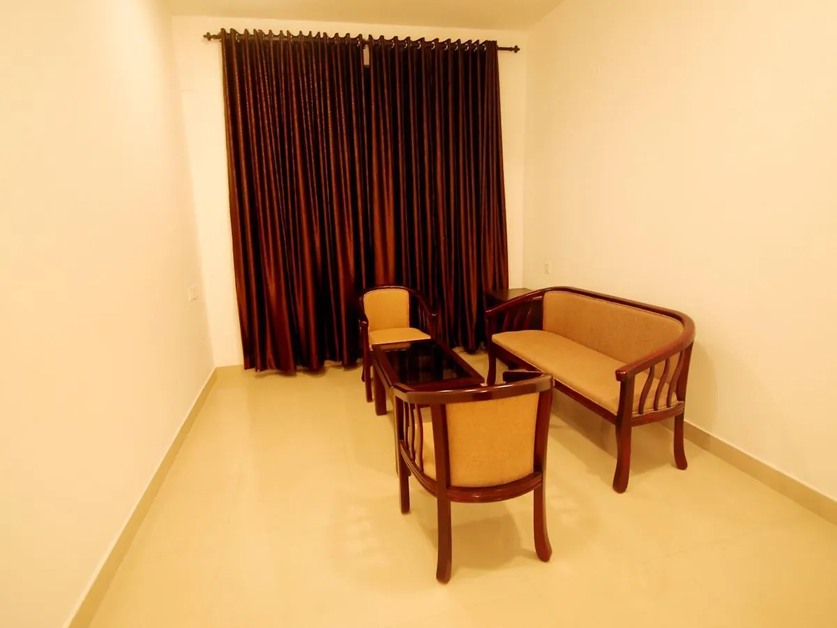Ξενοδοχείο Oyo 7703 Puthens Calenta Inn Kochi