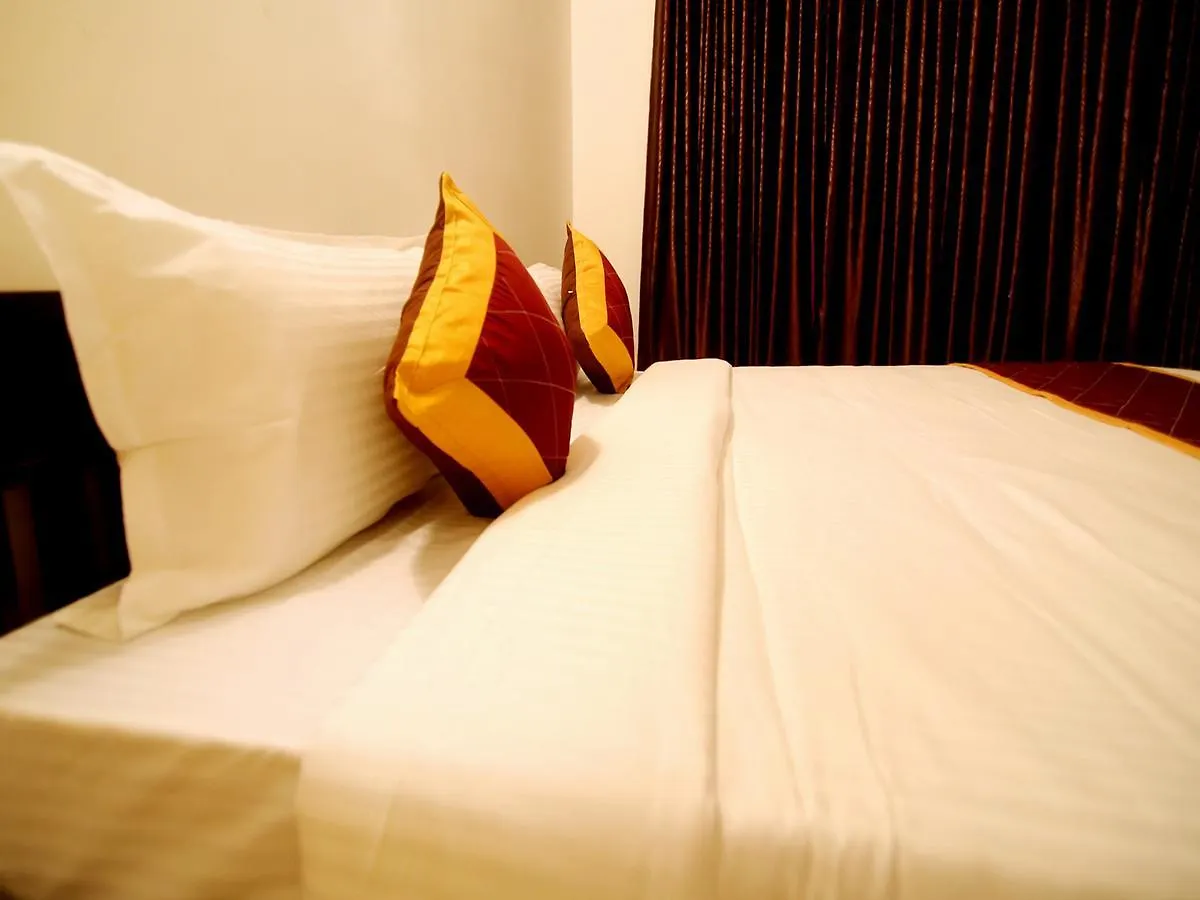 Ξενοδοχείο Oyo 7703 Puthens Calenta Inn Kochi