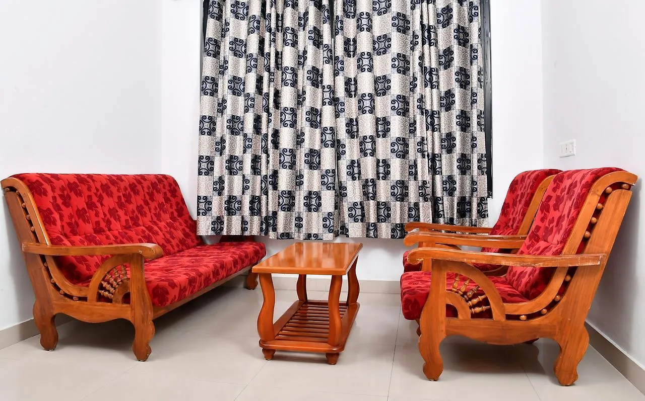 Oyo 7703 Puthens Calenta Inn Kochi Ξενοδοχείο