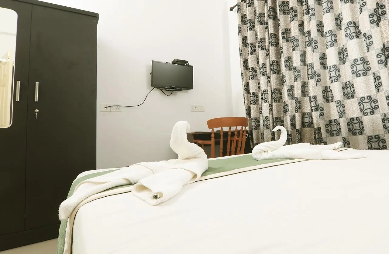 Oyo 7703 Puthens Calenta Inn Kochi Ξενοδοχείο
