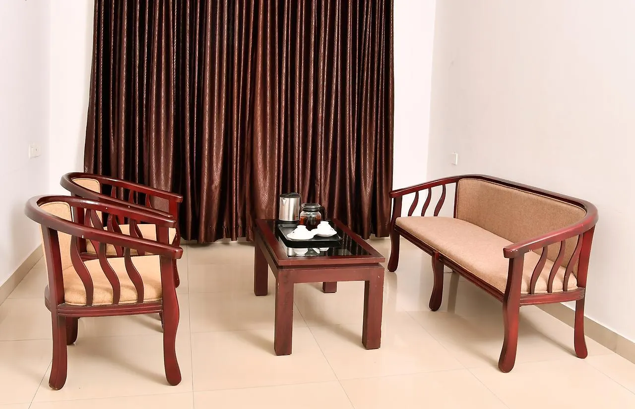 Ξενοδοχείο Oyo 7703 Puthens Calenta Inn Kochi
