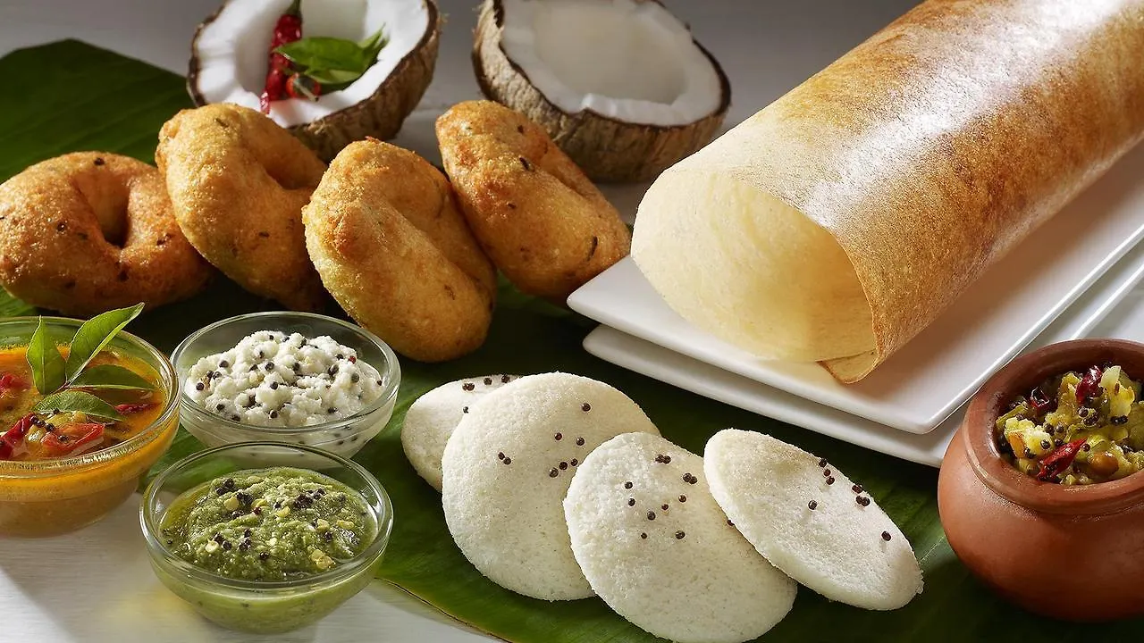 Oyo 7703 Puthens Calenta Inn Kochi Ινδία