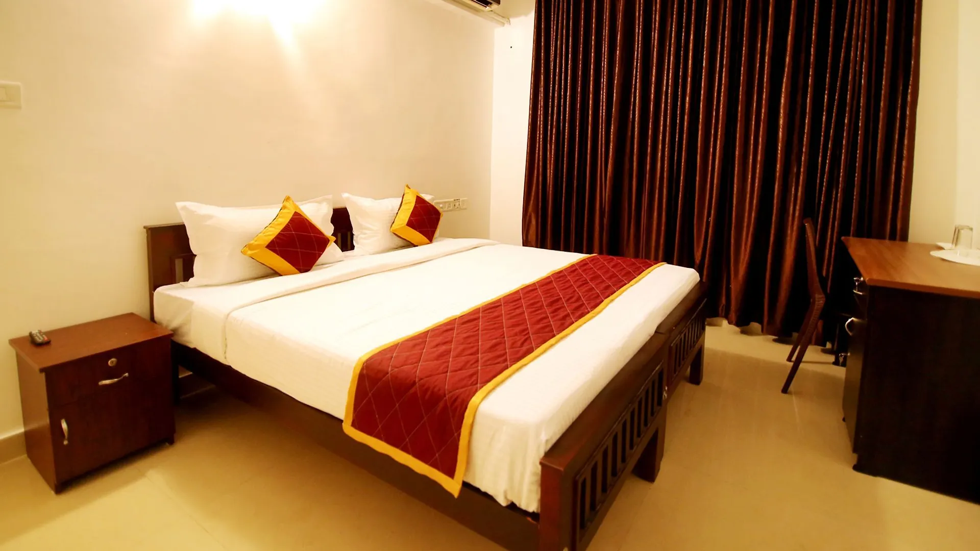 Ξενοδοχείο Oyo 7703 Puthens Calenta Inn Kochi